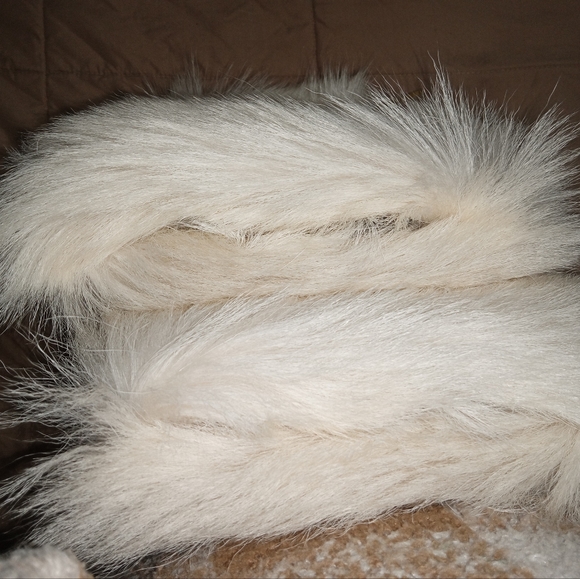 Women's Tecnica Skandia Cowhide Boots with Goat Fur Trim - Picture 6 of 6